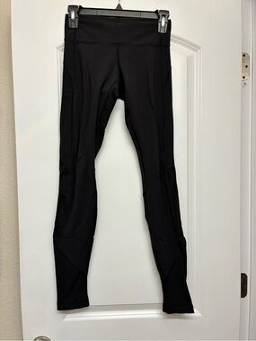 Lululemon Drop It Like It’s Hot Tight in Black